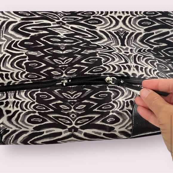 Stella & Dot Getaway Expandable Zebra Tote Bag - Picture 14 of 15